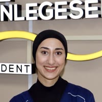 Høsna Babakarkhail, tannlege